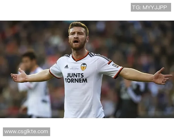 足球球星佩戴手环背后的意义与影响探讨