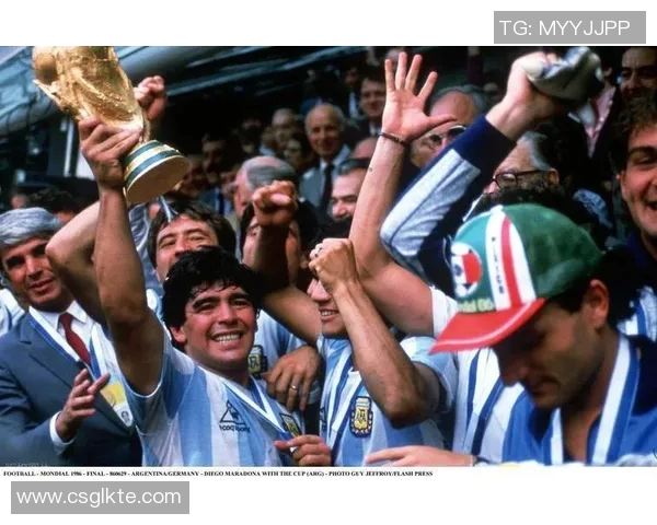 七十年代足球传奇球星回顾及影响力分析大全 七十年代足球传奇球星回顾及影响力分析大全